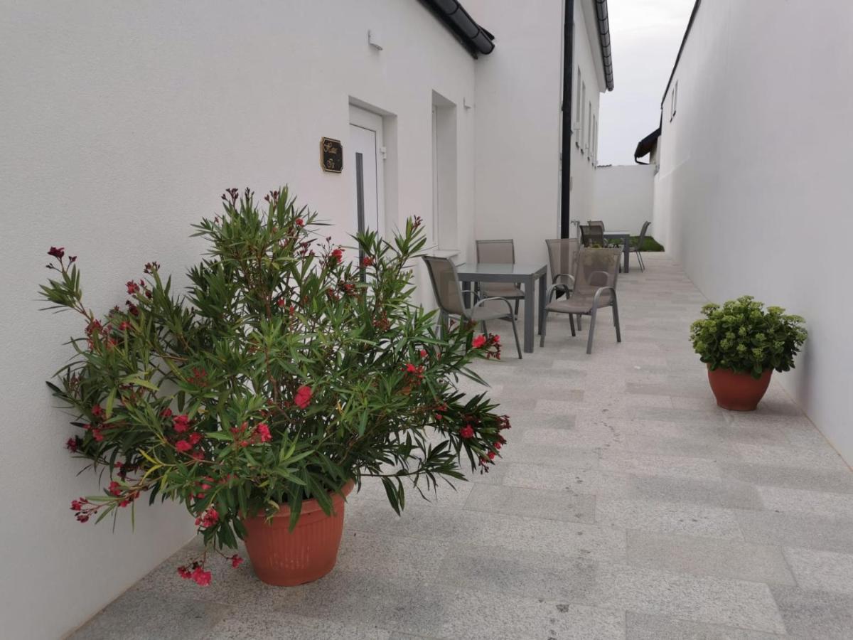Appartement Zum Hofgassl Haus Isi à Mörbisch am See Extérieur photo
